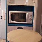 Hotelf1 Compiègne * Venette