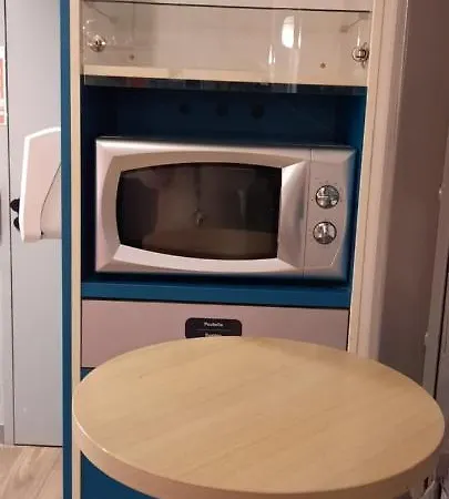 Hotelf1 Compiègne * Venette