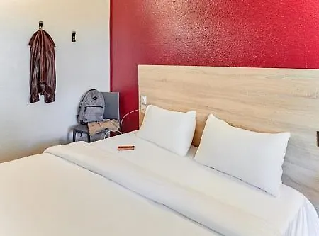 Hotelf1 Compiègne Hotel