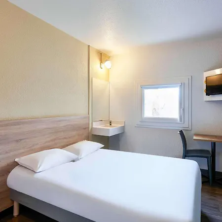 Hotelf1 Compiegne Hotel *