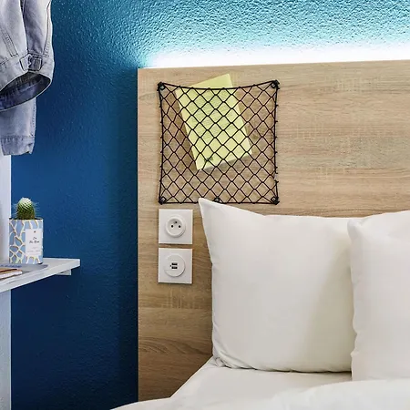 Hotelf1 Compiègne * Venette