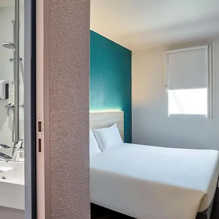 Hotelf1 Compiegne Hotel *