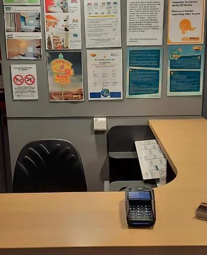 Hotelf1 Compiègne *