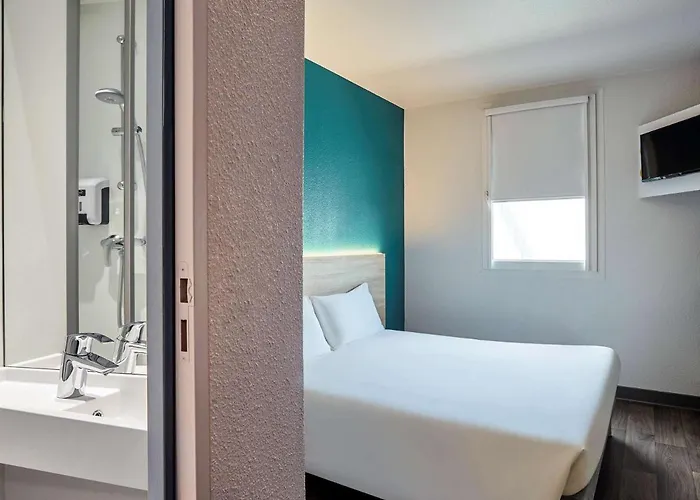 Hotelf1 Compiègne Hotel *